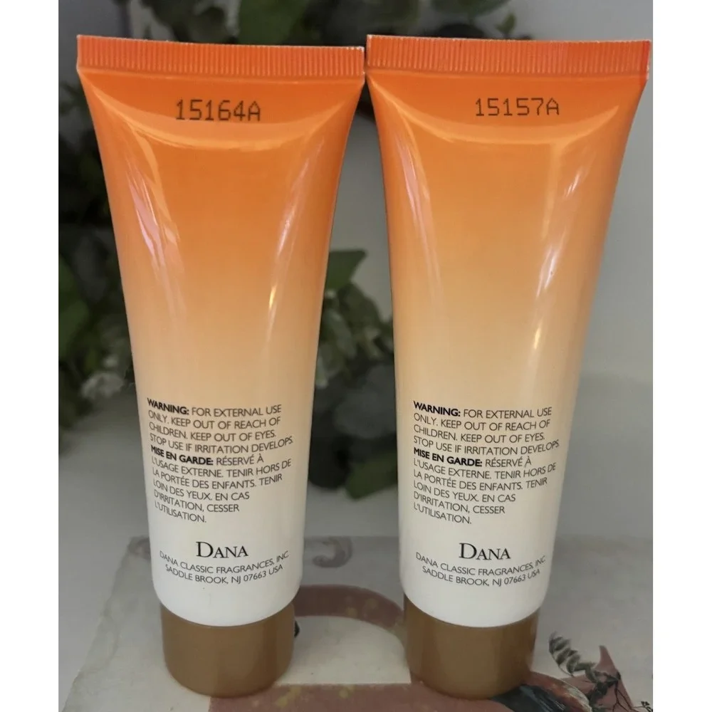 DANA Love's Gift Set EAU SO Spectacular Spay 1.5oz Body Lotion & Body Wash 2.5oz